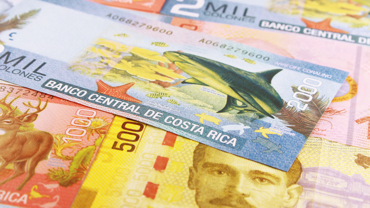 dinero de Costa Rica